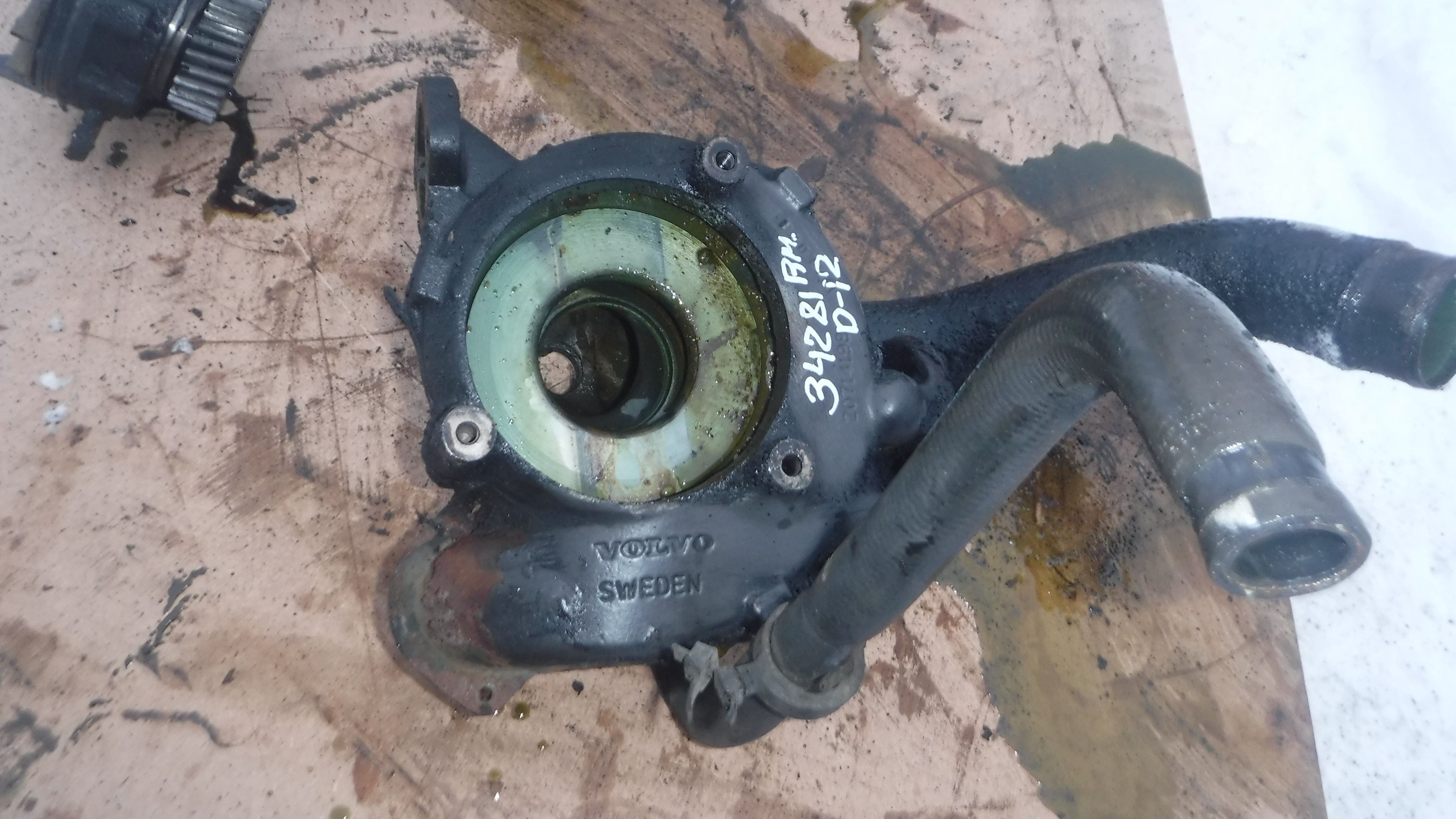 Корпус водяного насоса 7420713789 20714198 Renault Magnum DXI12 2005
